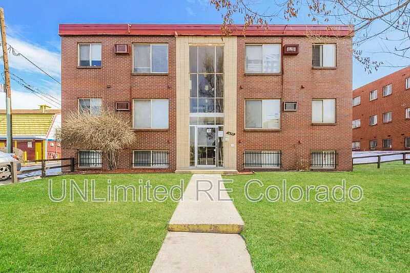 Building Photo - 1442 Macon St #104