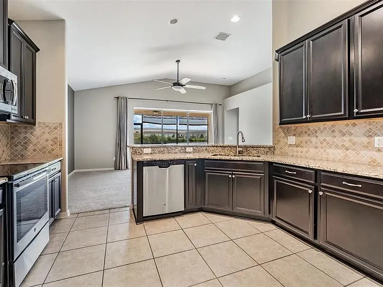 7207 Nightshade Dr — Photo 12