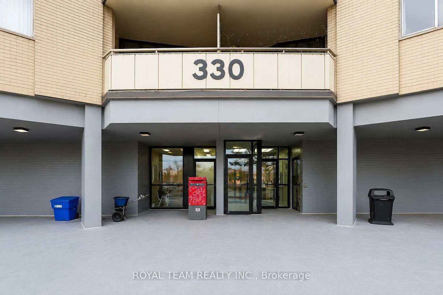 2 bed, $2,400 — Photo 3