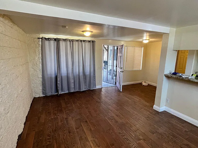 4225 Estrella Ave #6 — Photo 9