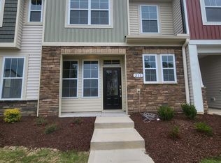 211 Channel Drop Dr, Clayton, NC 27520