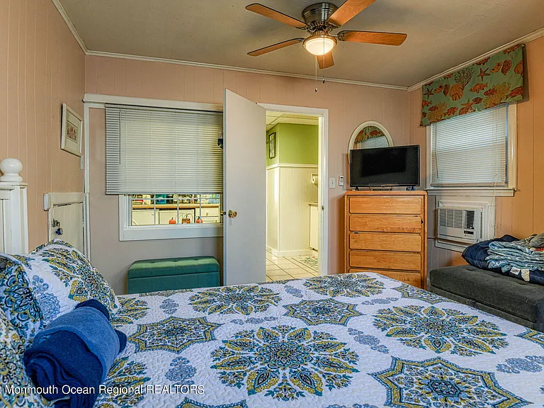 42 Abbott Ave — Photo 21