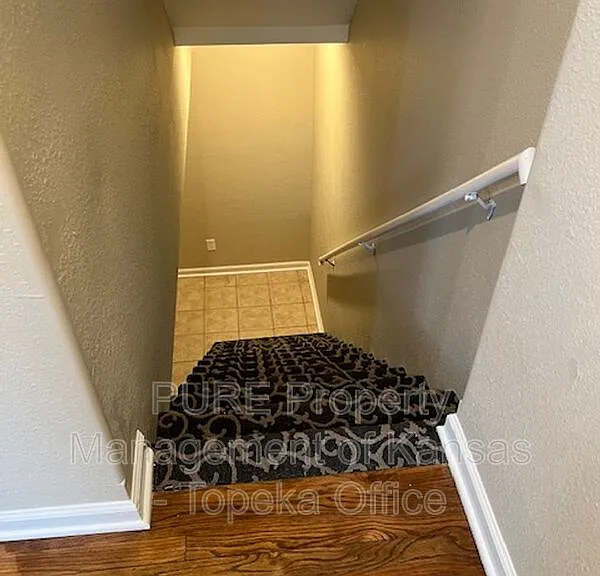 429 E 63rd Ter — Photo 23