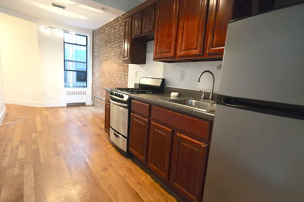 Rented by EXR | media 9