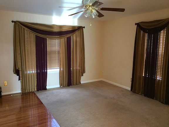 3rd image of 712 Marian Dr