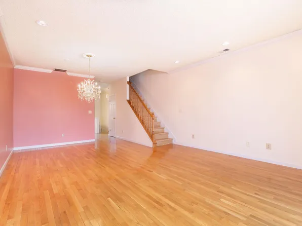 112 Cottonwood Street image 4 of 17