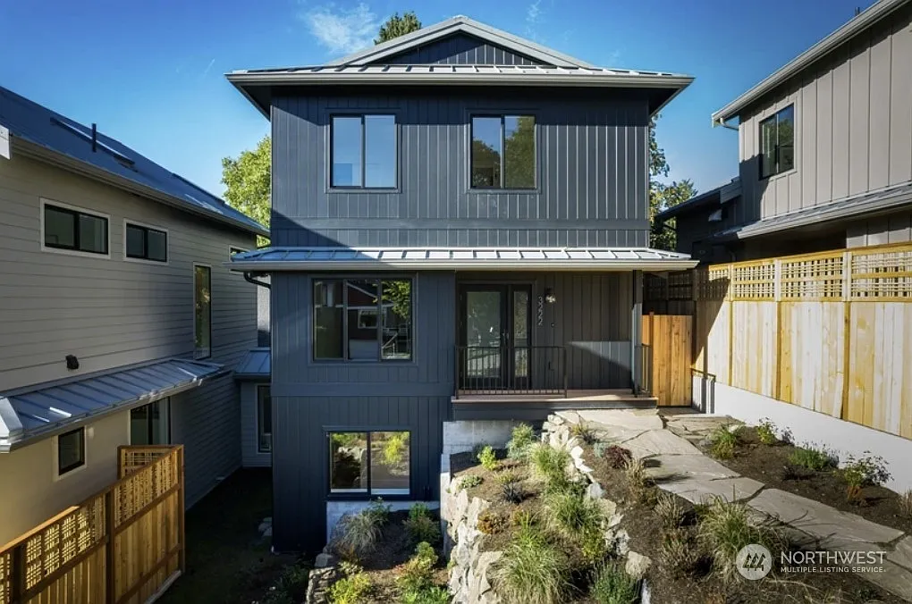 3222 W Thurman Street photo 1