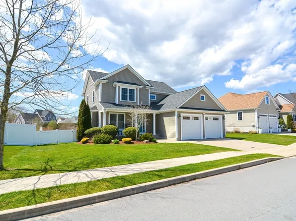 11 Ferris Wheel Ln, Dartmouth, MA 02747