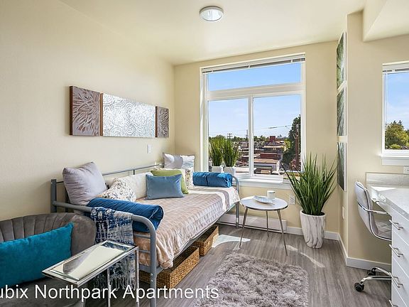 3rd image of 1008 N 109th St #13264738
