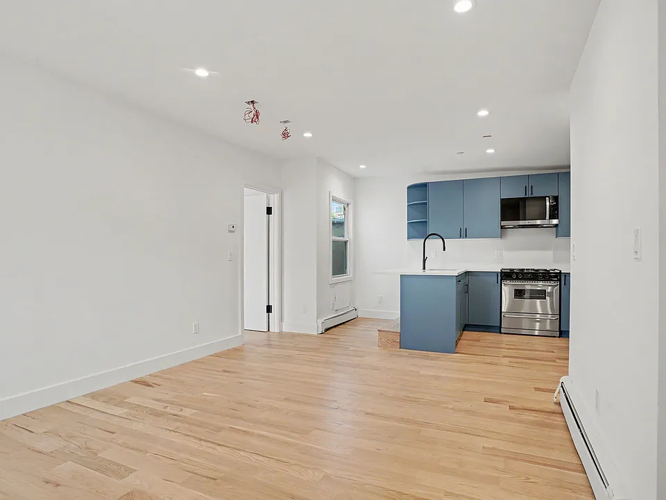 18-20 Greenwich Ave #3-1