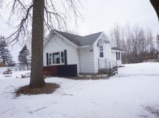 280 W Howard St, Manawa, WI 54949