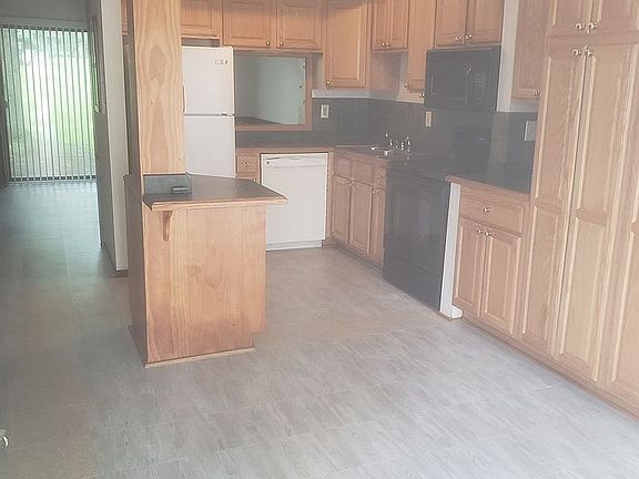 3rd image of 3671 Kenbrooke Ct