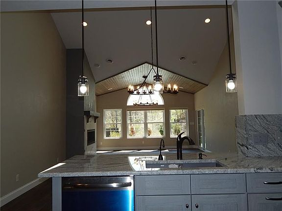 2nd image of 1221 Bellfield Ct (lot #225B)