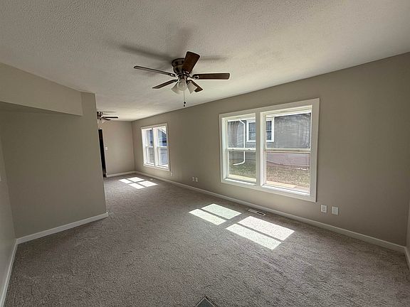 5th image of 504 N Houser Dr