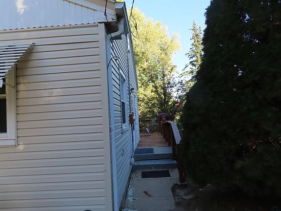 4th image of 2036 S Royce St
