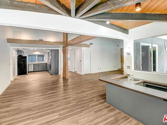 5th image of 8441 Casaba Ave