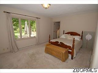 5th image of 555 N Ray Dr
