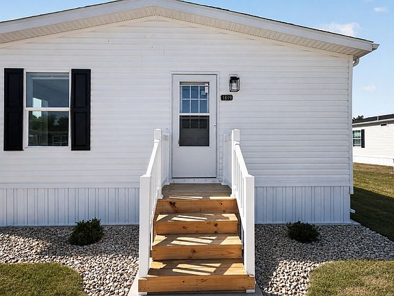 Exterior Image-4-Clayton 739 Parke Place