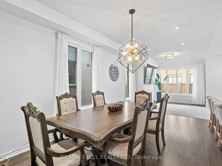 37 Macpherson St — Photo 14