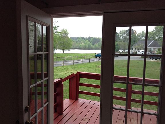 5th image of 215 Flat Creek Ct