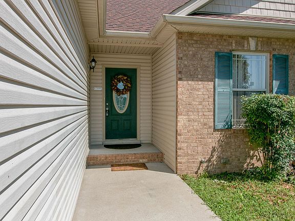 4th image of 977 Chardea Ct