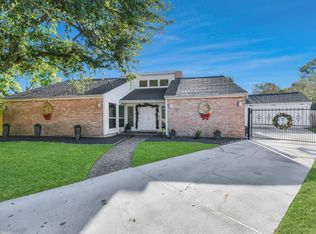 11307 Overbrook Ln, Houston, TX 77077