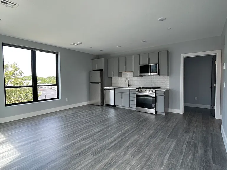 365-367 Western Ave #301D — Photo 1