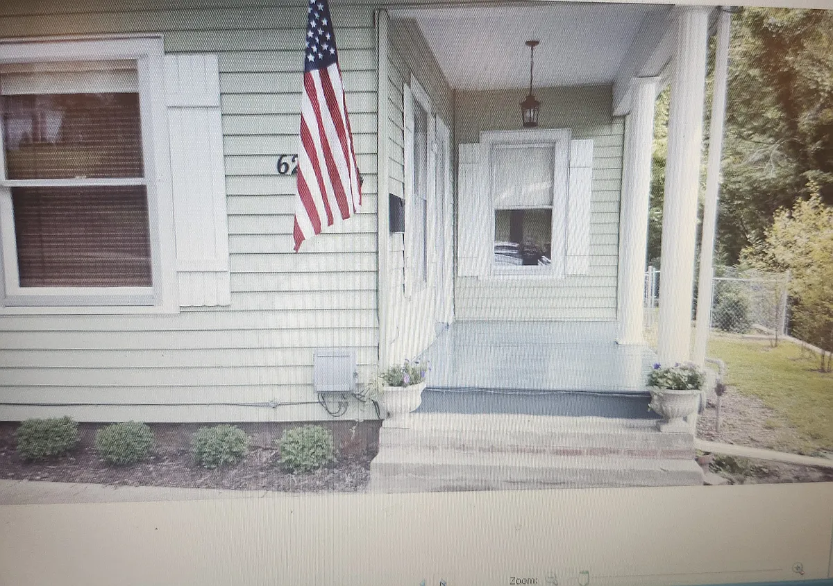Building Photo - 620 Cherry St