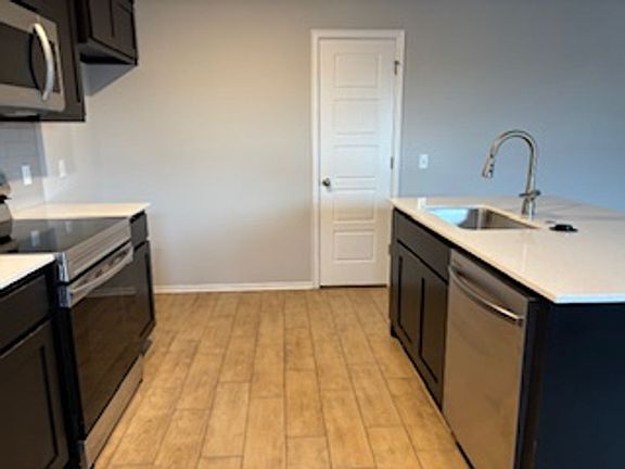 5th image of 3900 Central Park Dr #111