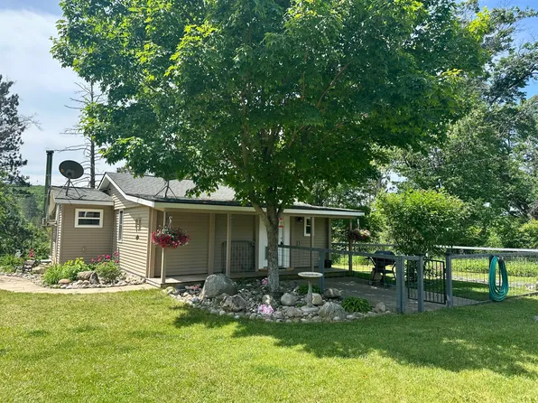 4910 Sleepy Hollow Dr, Roscommon, MI 48653