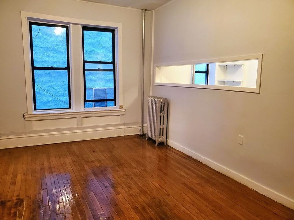 1st image of 352 Saint Johns Pl #7