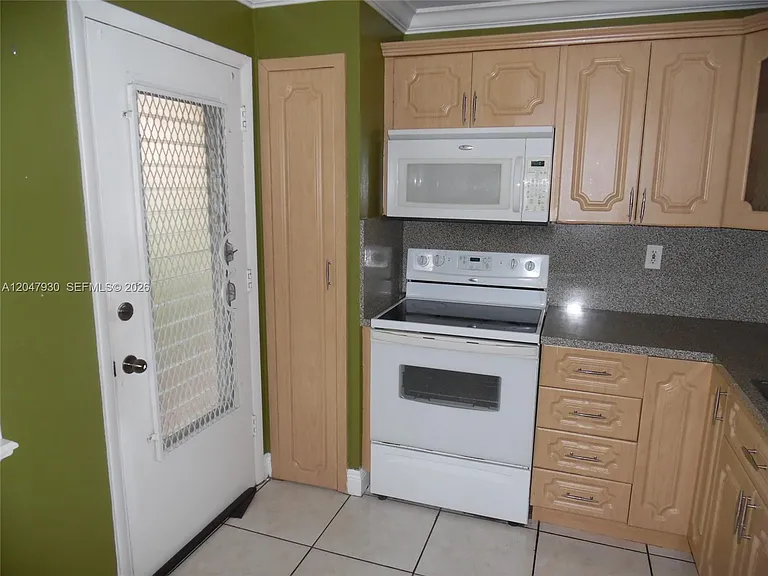1501 NE 191st St #C107 — Photo 5
