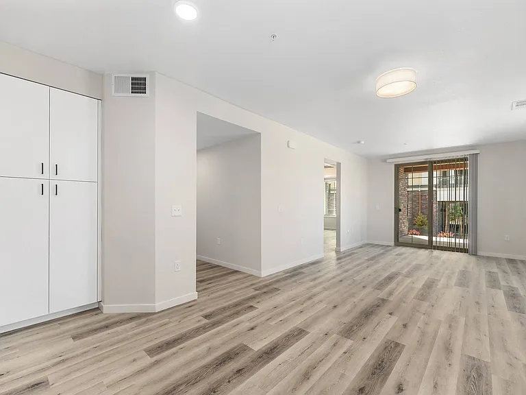 Sierra Gateway Apartments — Photo 87