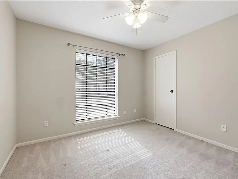 1620 Wellington Pl #604 — Photo 12