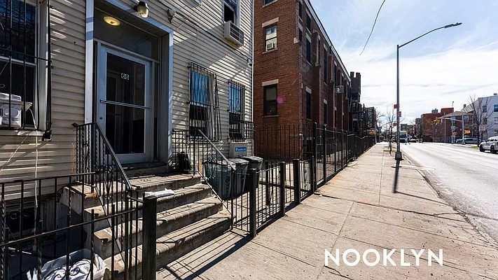 Rented by Nooklyn NYC LLC | media 35