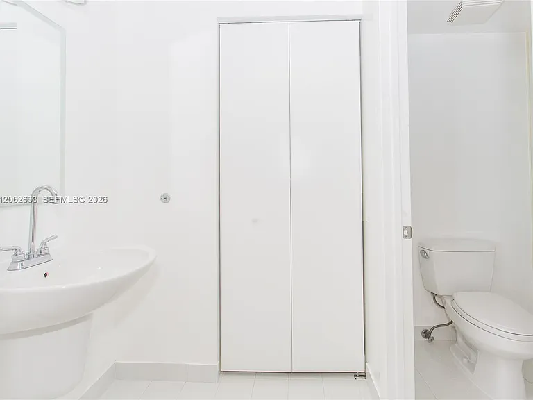 690 SW 1st Ct #Penthouse I20 — Photo 5