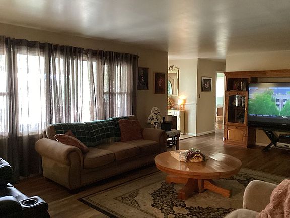 2nd image of 803 Crooks Ave