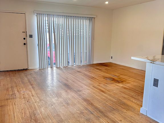5th image of 1440 S Barrington Ave APT 1