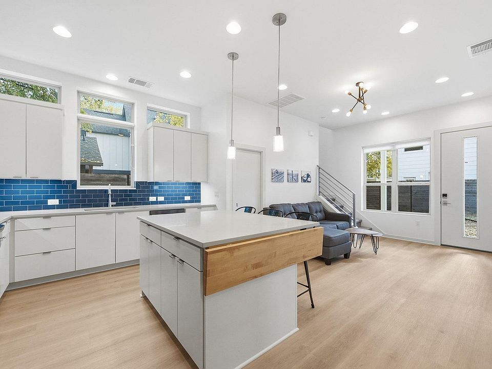 1st image of 2811 Garwood St #B