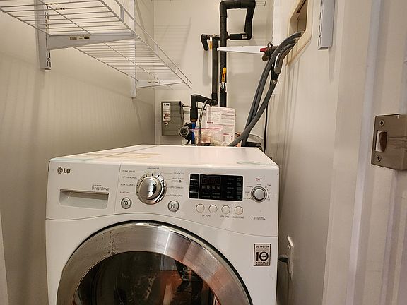 4th image of 2112 33rd St