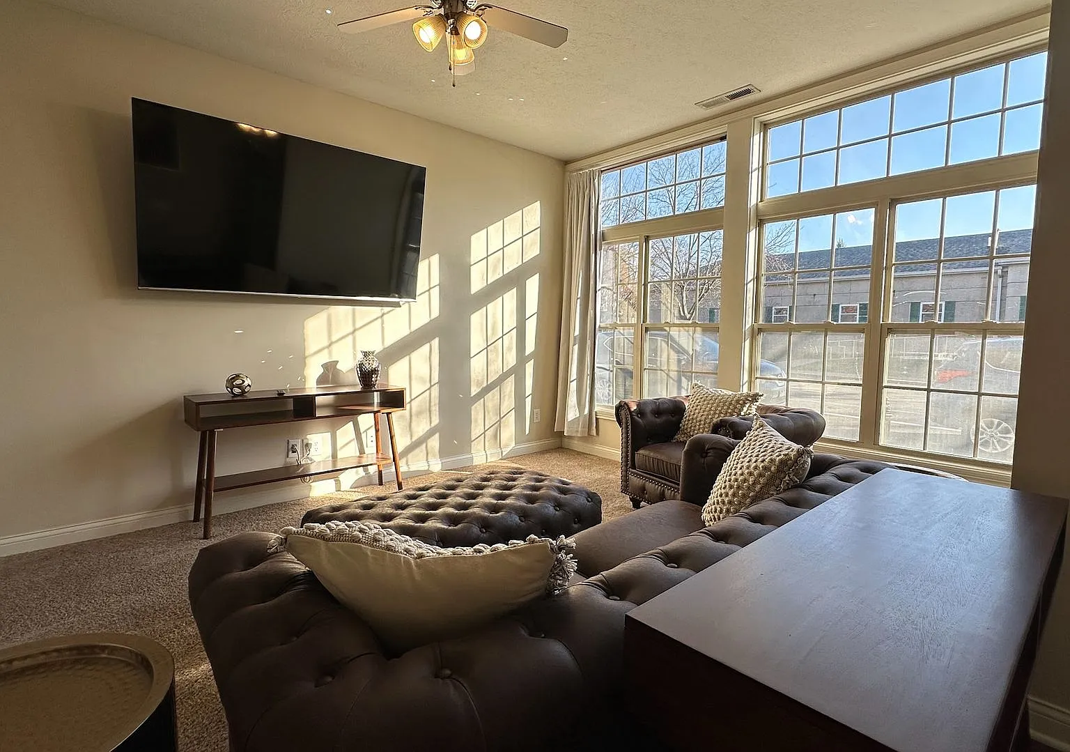 Amazing Location - Downtown Modern Living: 4 Bed 4 Bath! — Photo 1