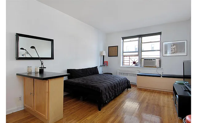 Sold by Douglas Elliman | media 16