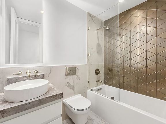 4th image of 20 Melrose St #2A