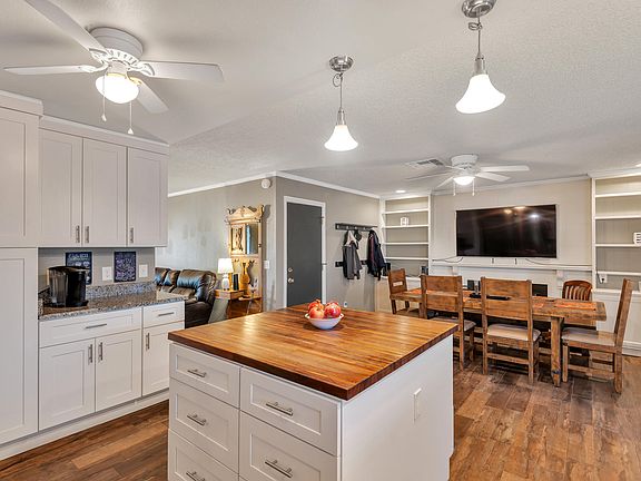 4th image of 3561 W Galveston St
