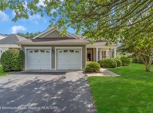 32 Greenways Ln, Lakewood, NJ