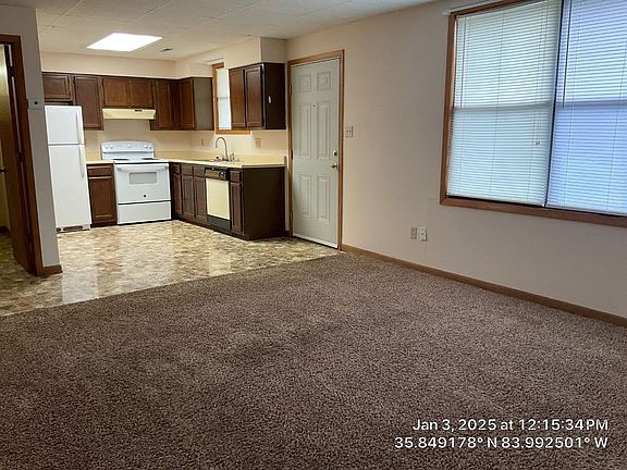 4th image of 1913 Rosemont Cir #1913-F
