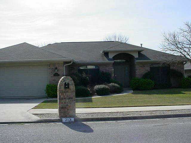 1st image of 213 Oak Hills Dr