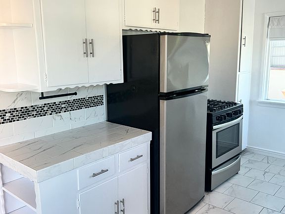 4th image of 529 1/2 N Spaulding Ave #529-1/2