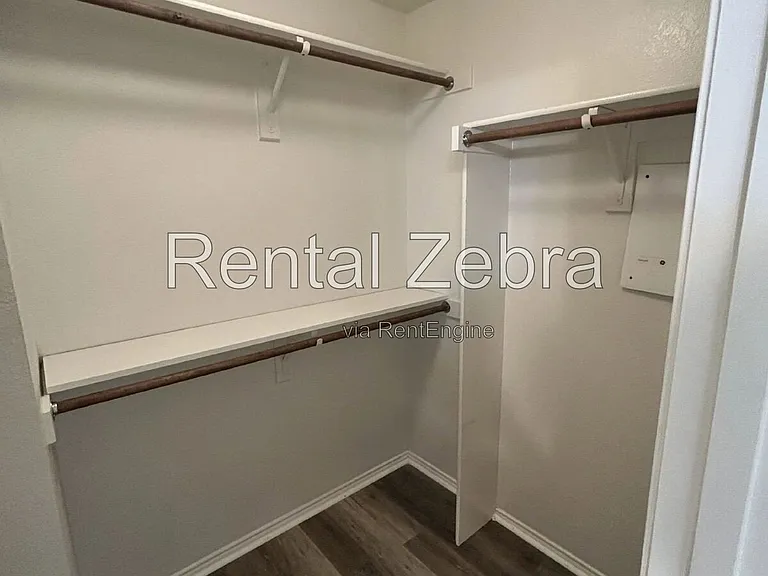 5438 Jacob Dr — Photo 8