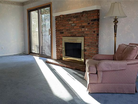4th image of 680 Allison Dr #1